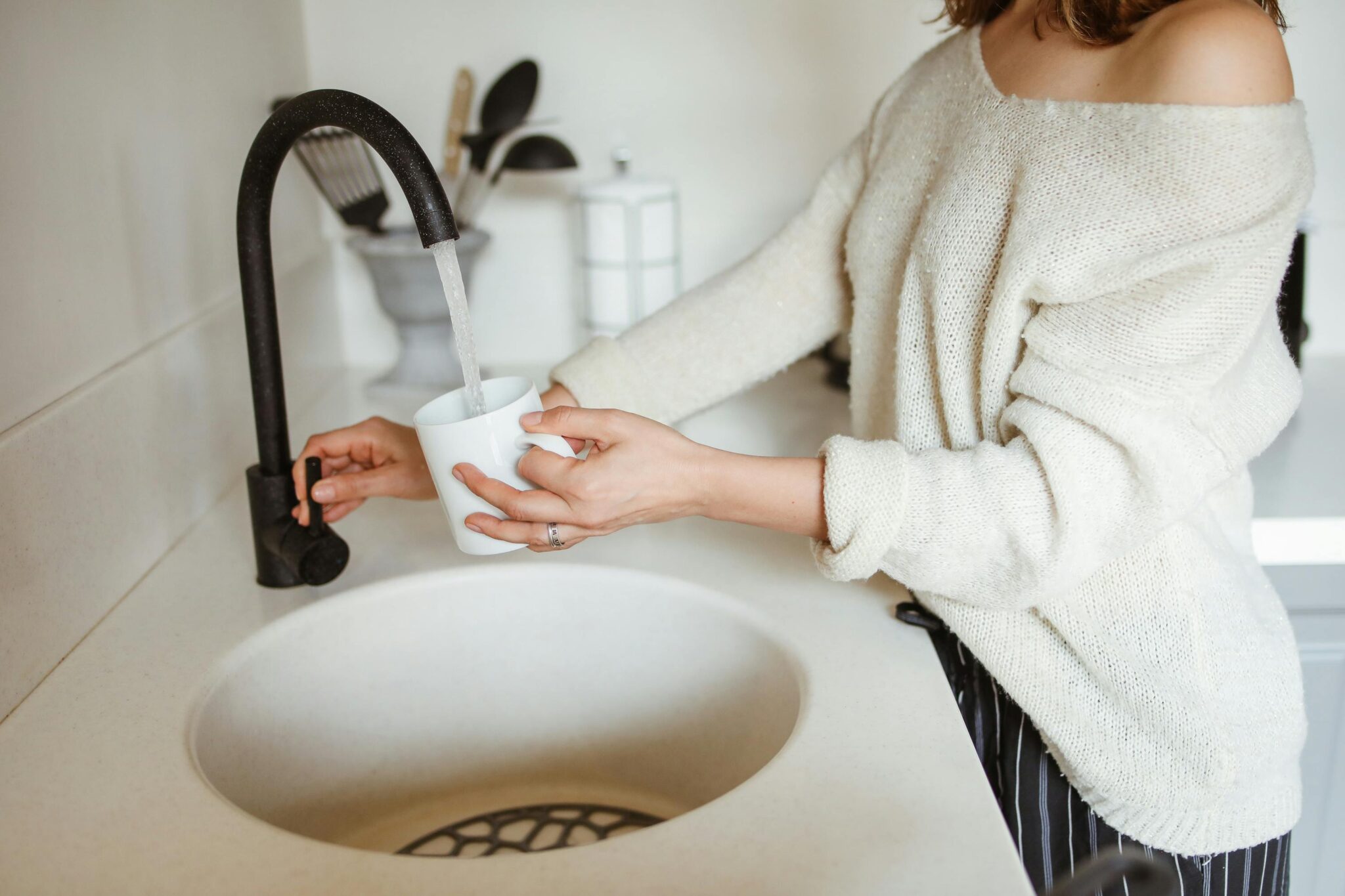  Black Kitchen Faucets: The Stylish Upgrade for Your Kitchen