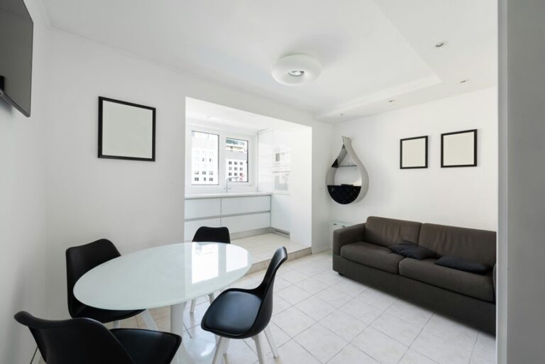 cozy two bedroom 900ft