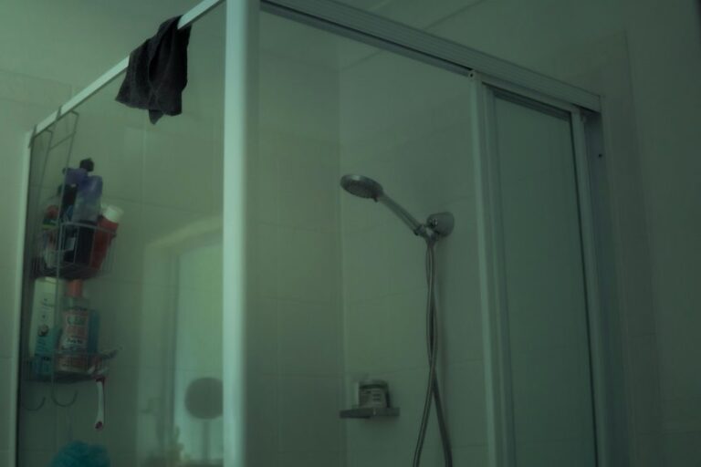 eliminate bathroom chlorine gas